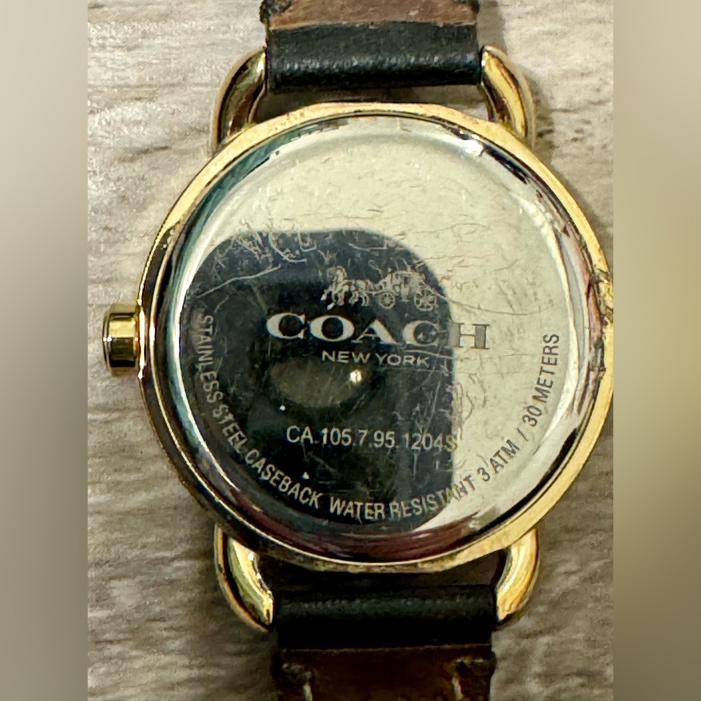 Coach LEX WOMENS Watch WHITE DIAL WITH ION PLATED THIN GOLD BRASS AND CRYSTALS - Picture 9 of 15